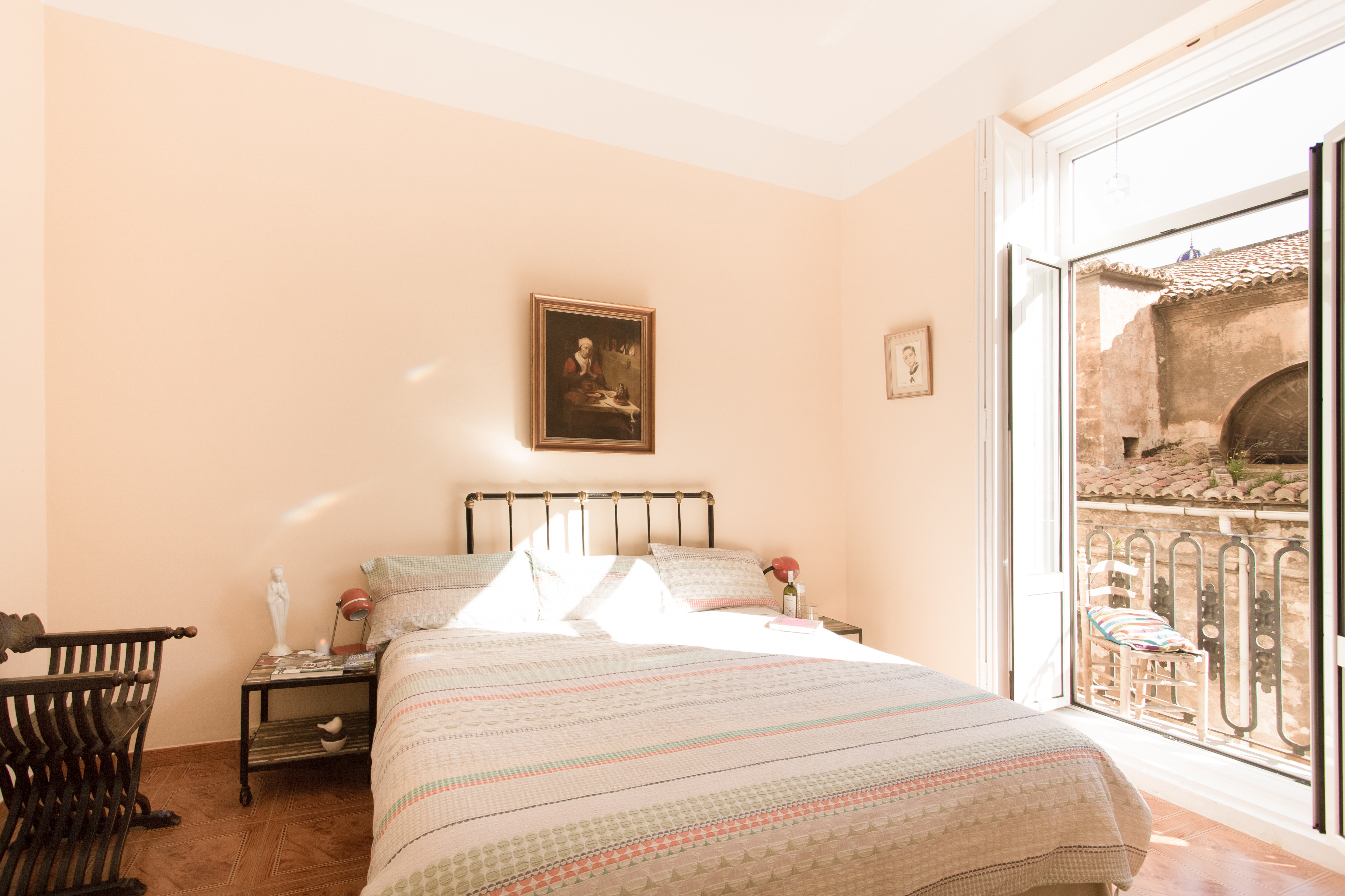 Wat is de beste plek voor je bed in de slaapkamer volgens feng ...
